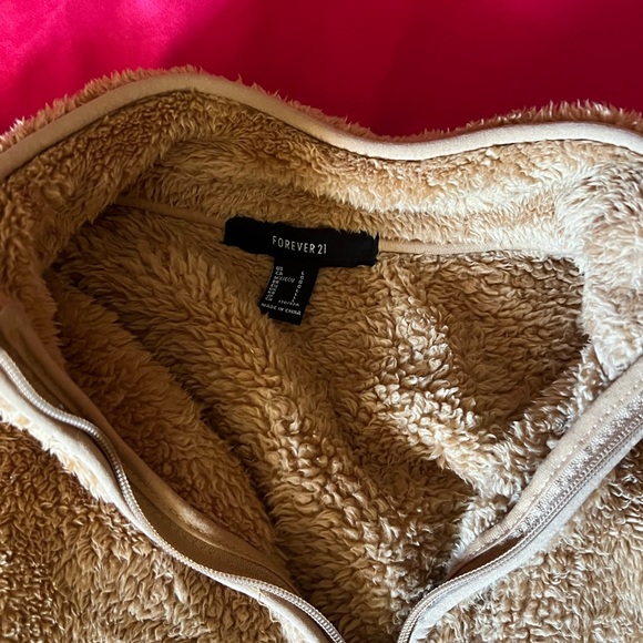 Tan Sherpa - Picture 2 of 3